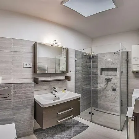 Lejlighed ☼ A Private In Raday Street? Yes, Please! ☼